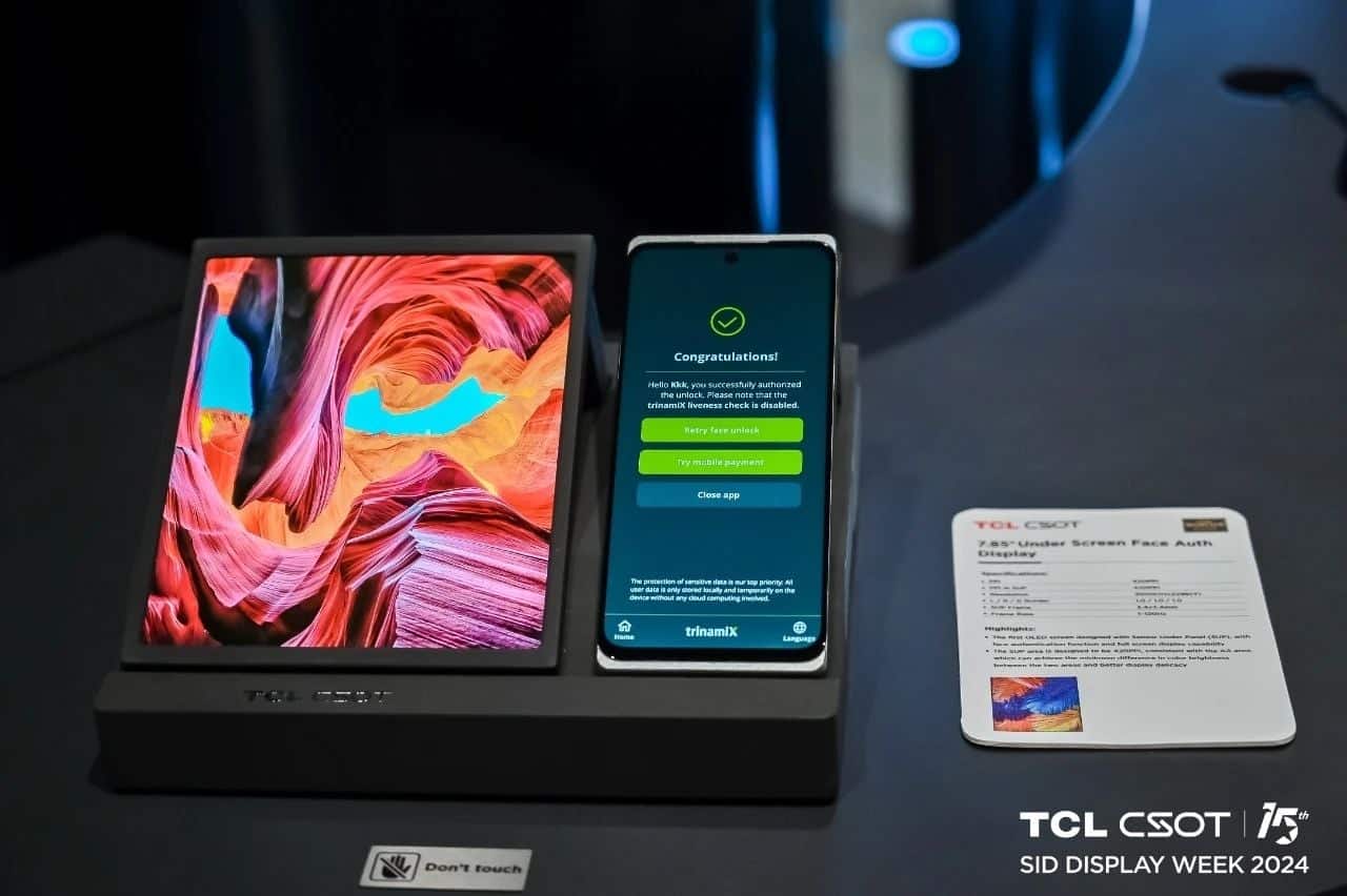 TCL predstavlja prvi trostruko savitljivi telefon