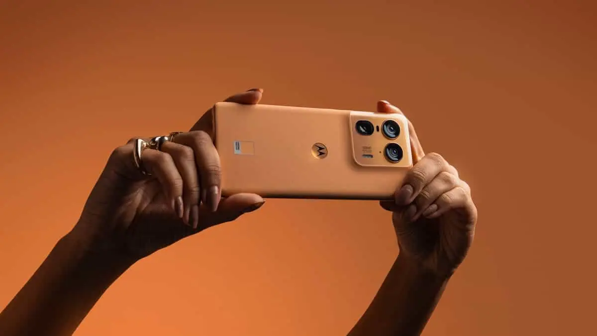 Motorola X50 Ultra pri TENNA certifikatu