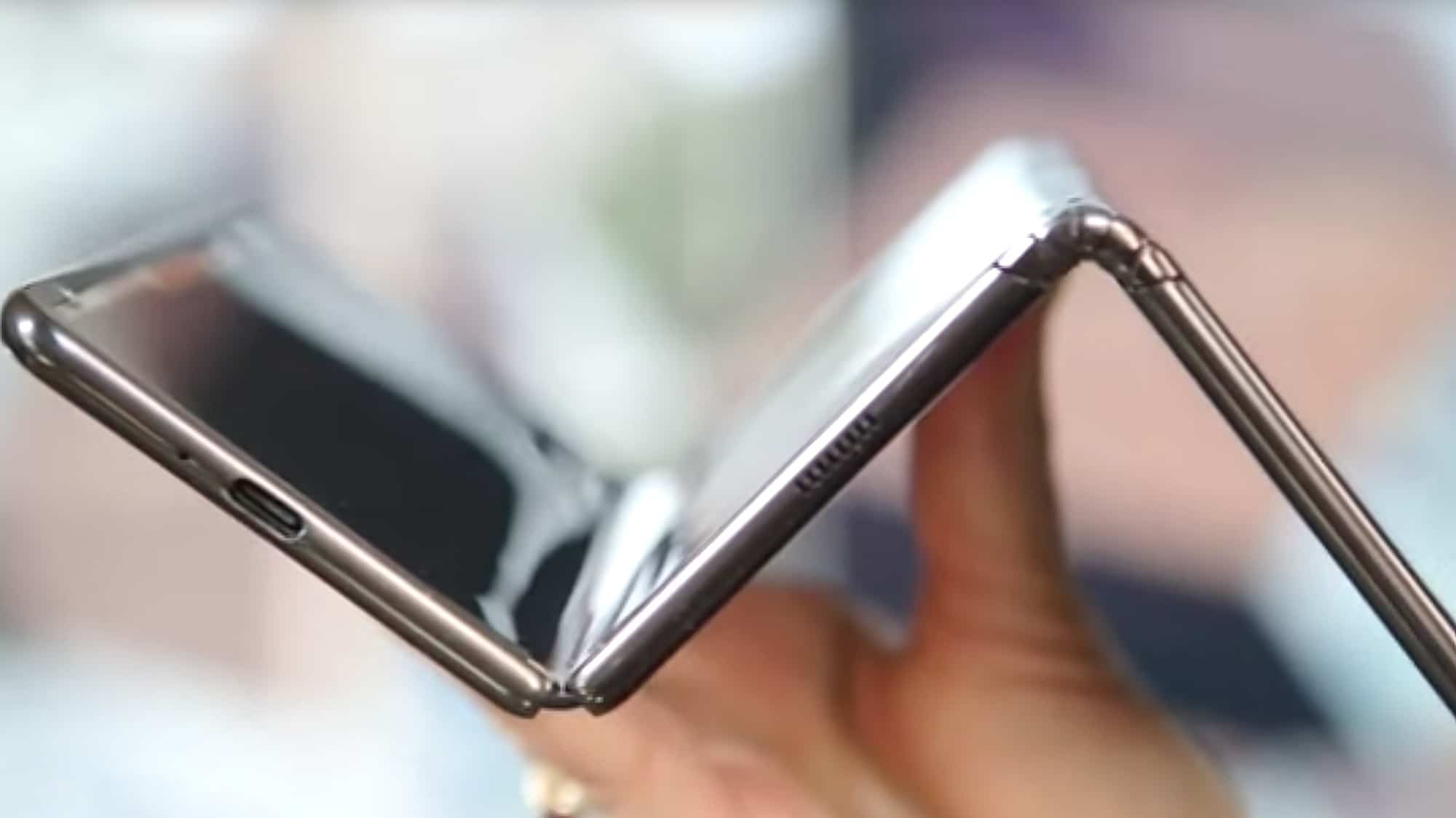 Huawei slučajno otkrio trostruko sklopivi uređaj – predstavljanje krajem godine