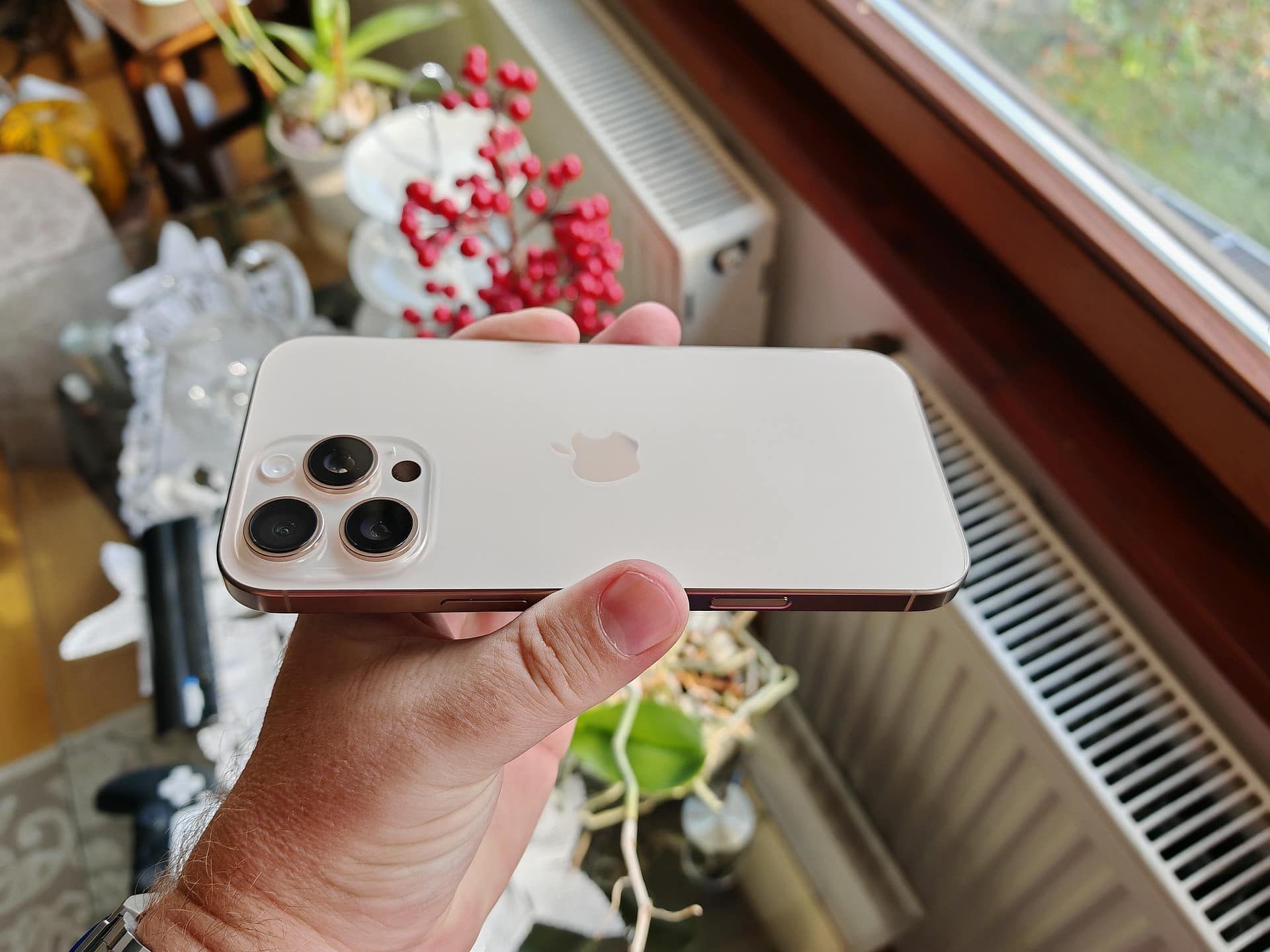 iOS 18 kontroverza: Ograničenje osvježavanja ekrana na iPhoneu
