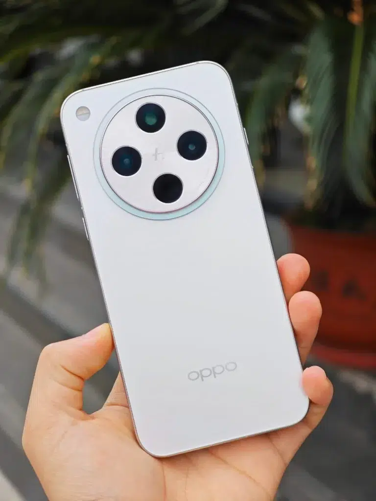 Oppo Find X8 i usporedba s iPhone 16 Pro 15 2 5