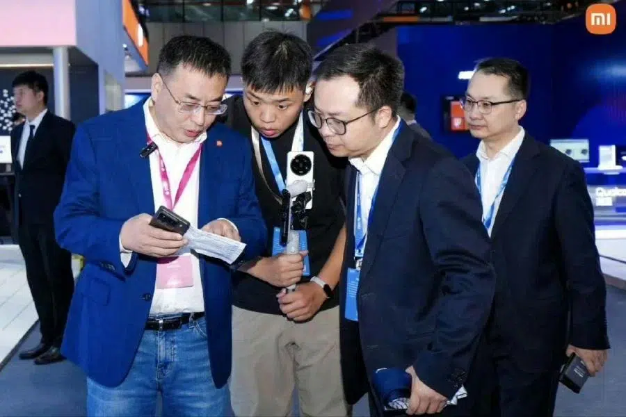 Xiaomi 15 Pro u rukama vodećeg čovjeka tvrtke, zaista izgleda impresivno 15 1 5