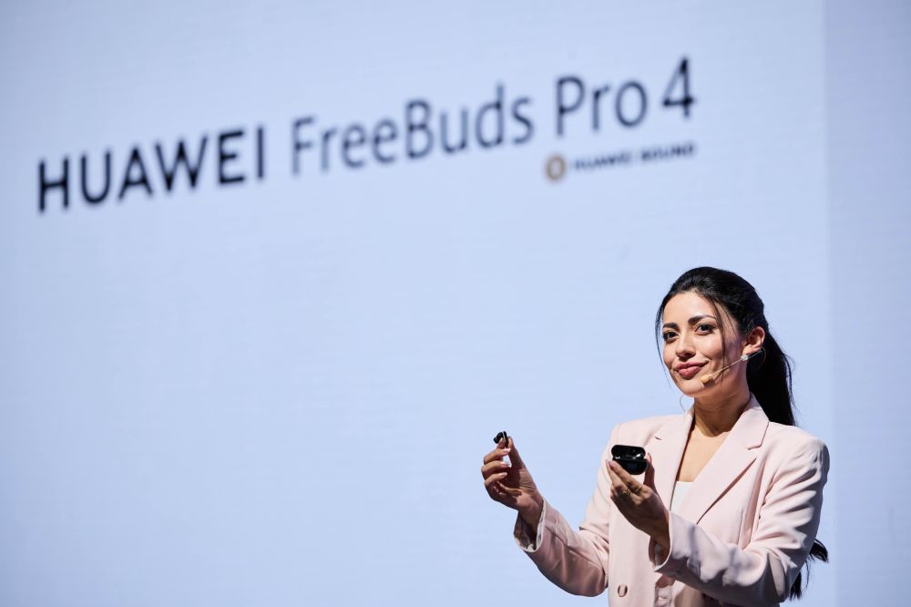 Huawei u Dubaiju predstavio revolucionarne proizvode i redefinirao dizajn preklopnih i audio uređaja FreeBuds Pro 4