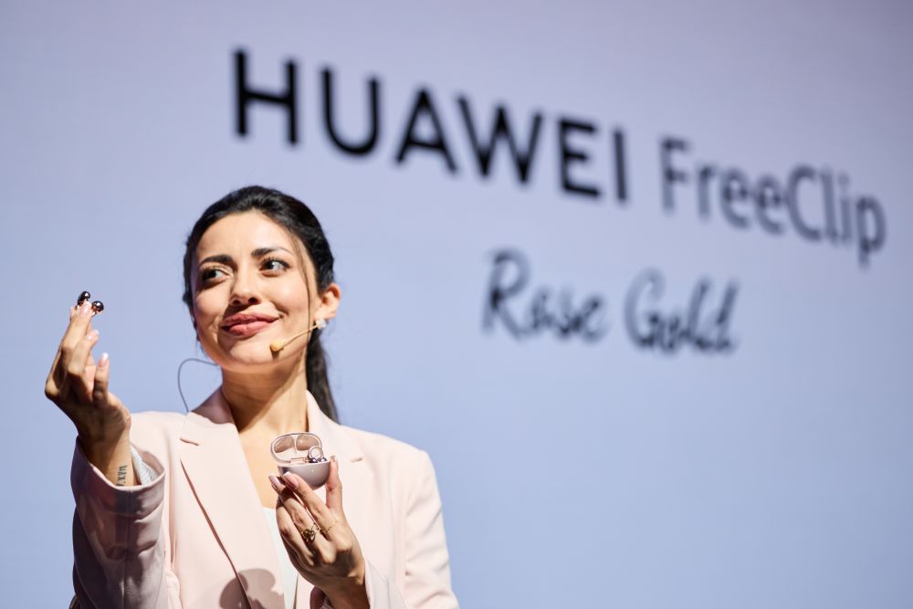 Huawei u Dubaiju predstavio revolucionarne proizvode i redefinirao dizajn preklopnih i audio uređaja FreeClip Rose Gold