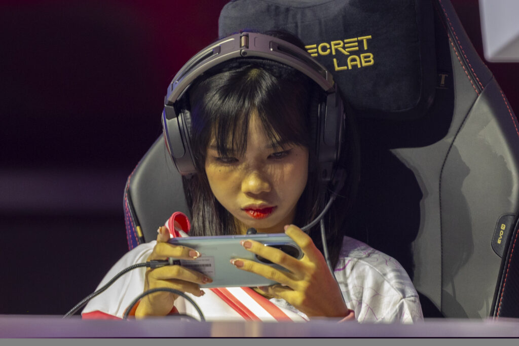 Honor je ponovno službeni partner u esportu natjecanju u Rijadu نسخة من AAALM 8562