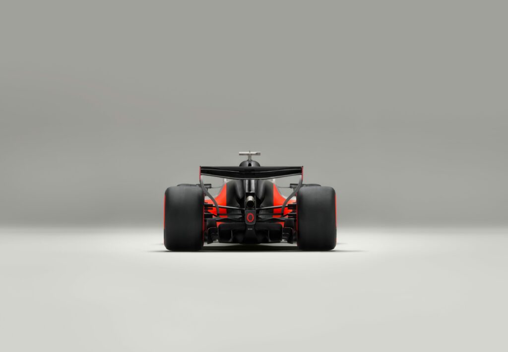 Audi prikazao novi F1 bolid 8 3