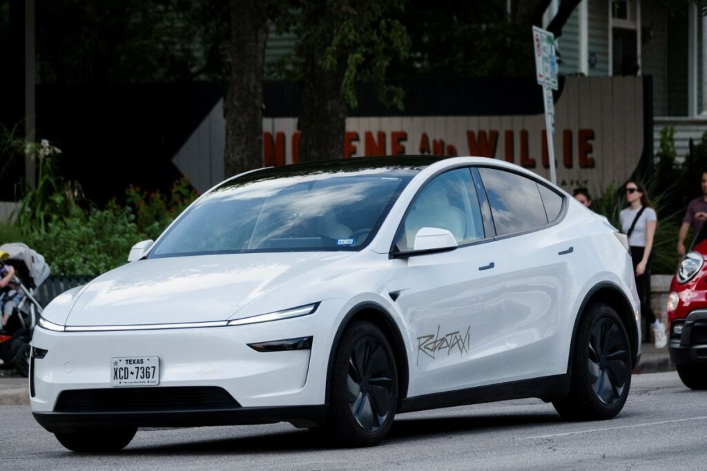 Tesla najavljuje autonomne Robotaxije u Austinu 3 15