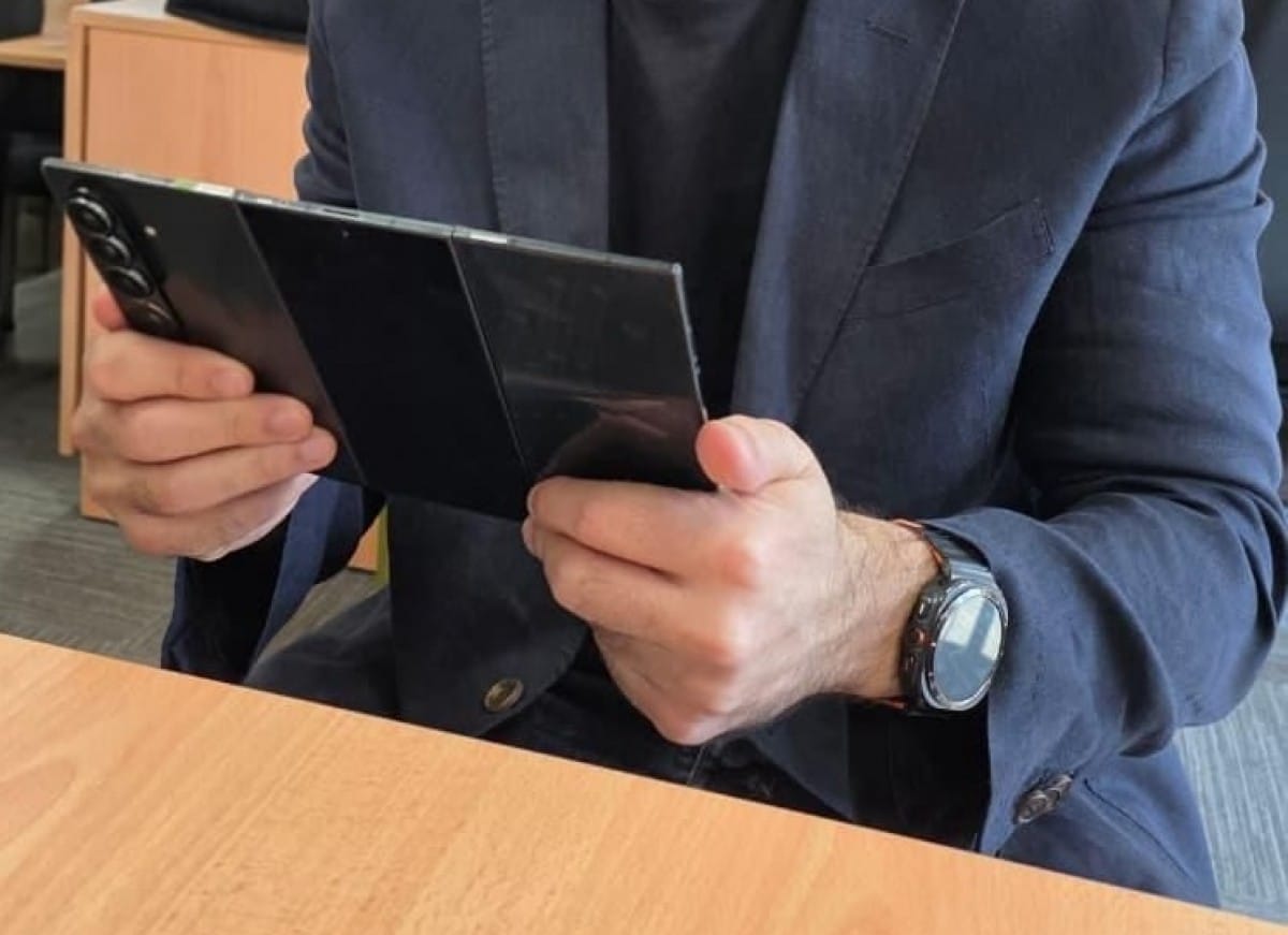 Samsung Galaxy Z TriFold s četiri stražnje kamere
